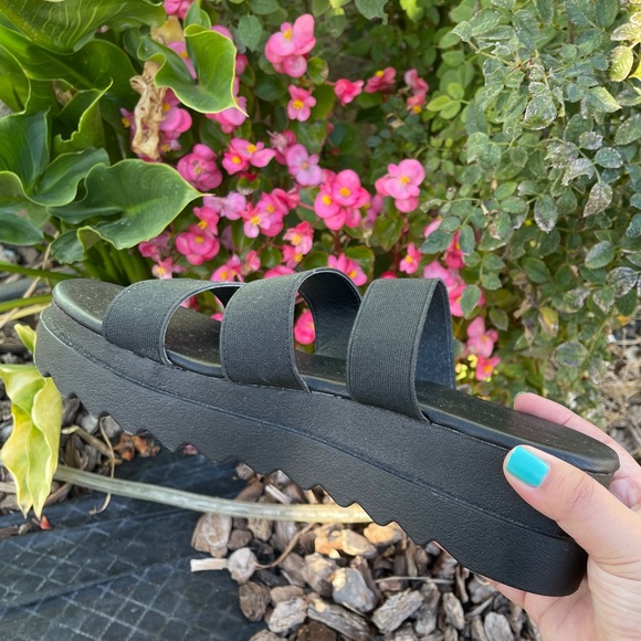 SOLD - Picture 4 of 4